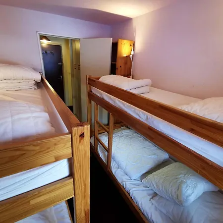 2 Pièces, Skis Aux Pieds, Proche Commerces Avec Balcon. Capacité 6 Pers, Animaux Non Admis - Fr-1-771-11